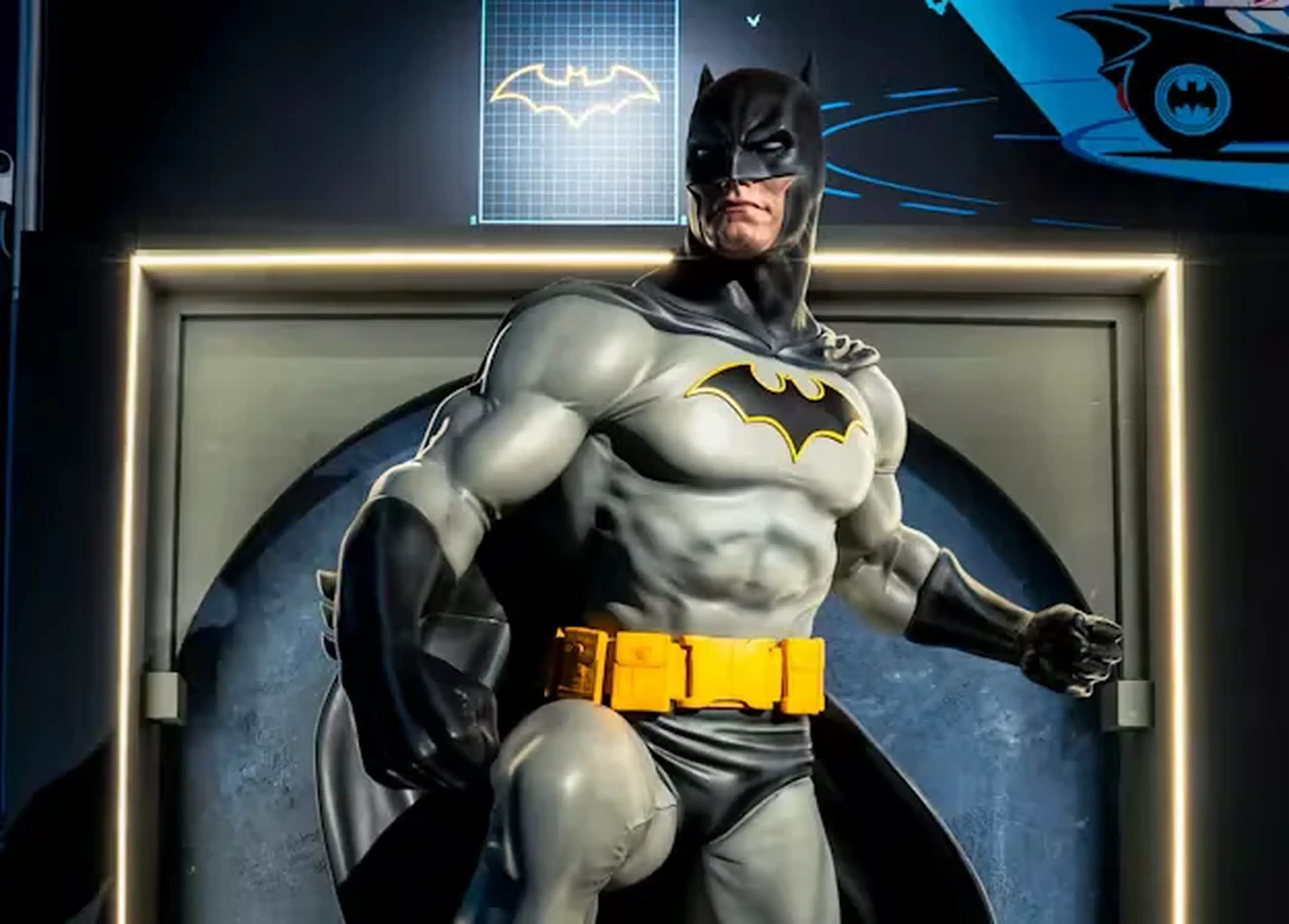 Instagrammable photocall at the Gotham City bar of Batman Escape Paris